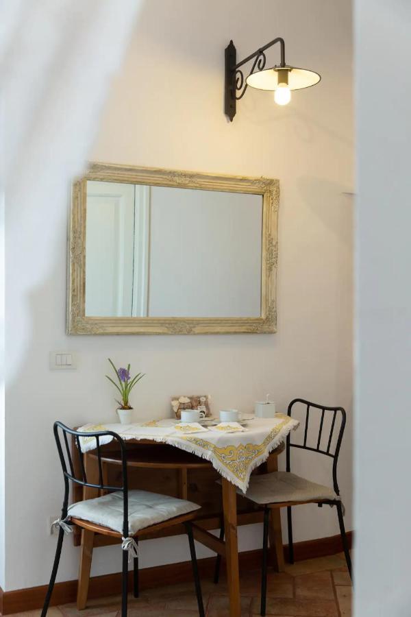 Canal View Historical Apartment Мілан Екстер'єр фото