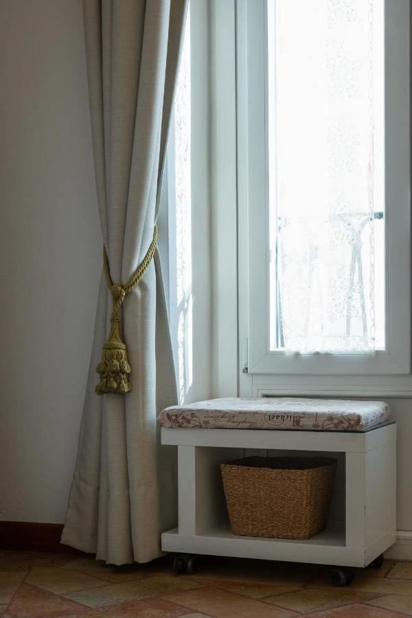 Canal View Historical Apartment Мілан Екстер'єр фото